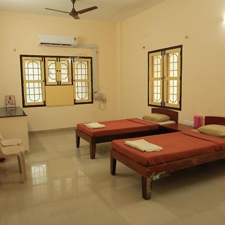 Official Sripuram Golden Temple Guest House ヴェールール エクステリア 写真