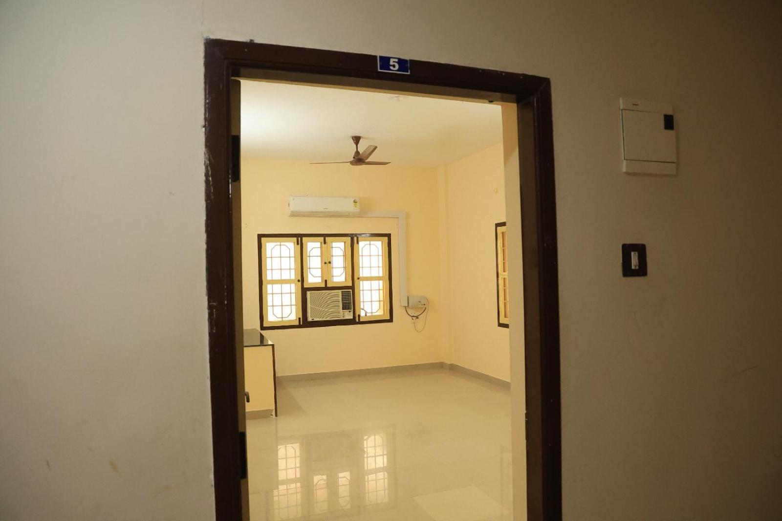 Official Sripuram Golden Temple Guest House ヴェールール エクステリア 写真