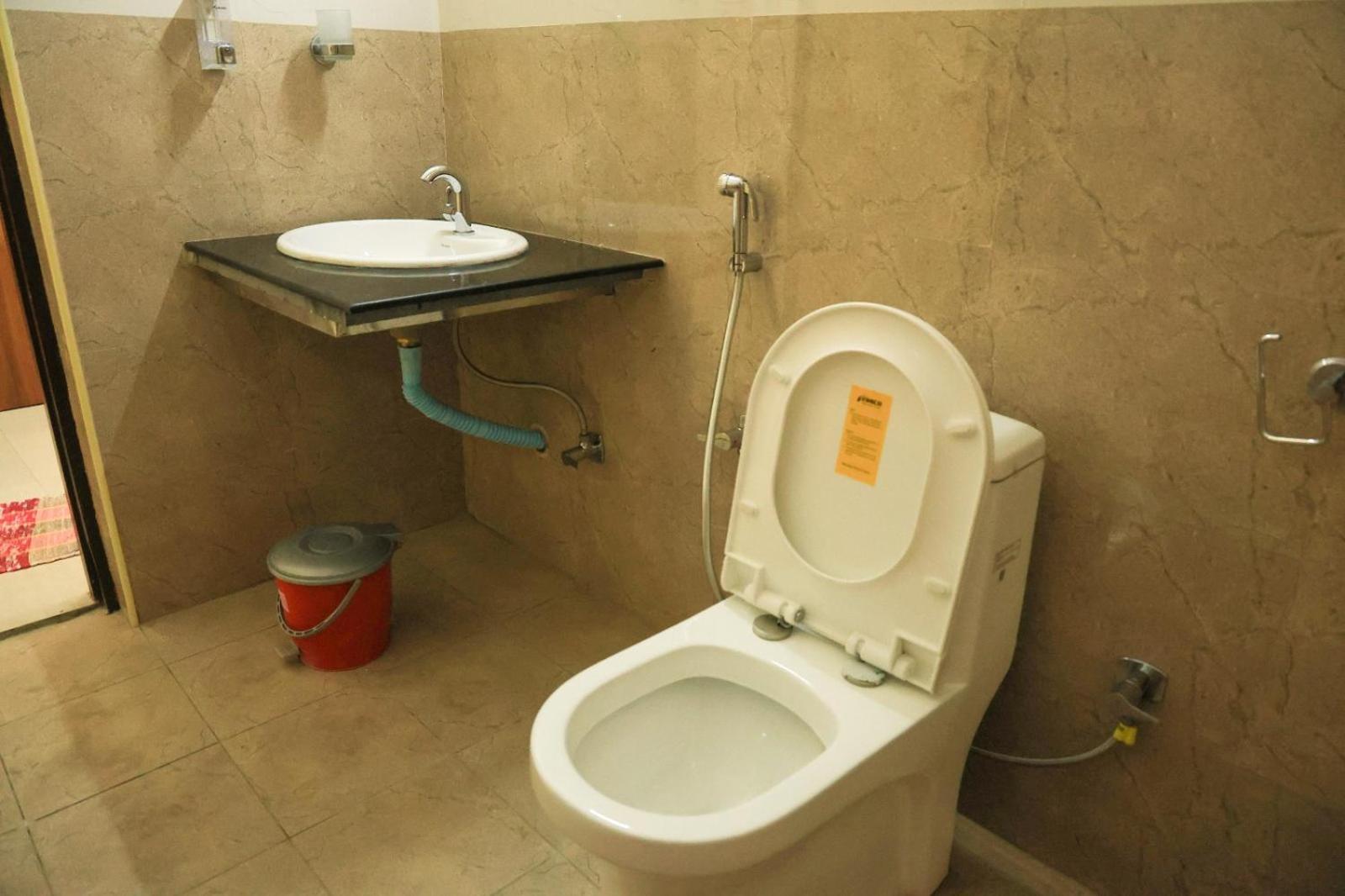 Official Sripuram Golden Temple Guest House ヴェールール エクステリア 写真